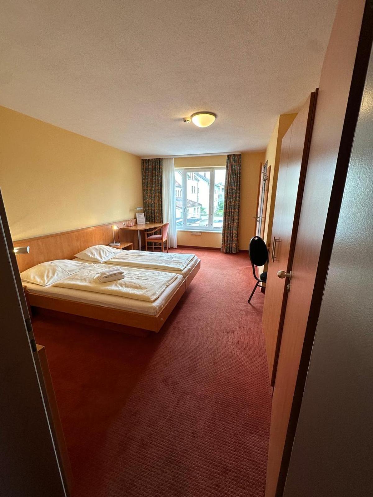 Gasthaus - Hotel Neue Post Meitingen Exteriér fotografie